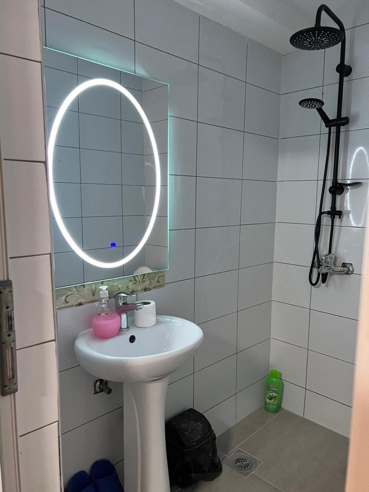Hotelwhite Gjilan Bagian luar foto