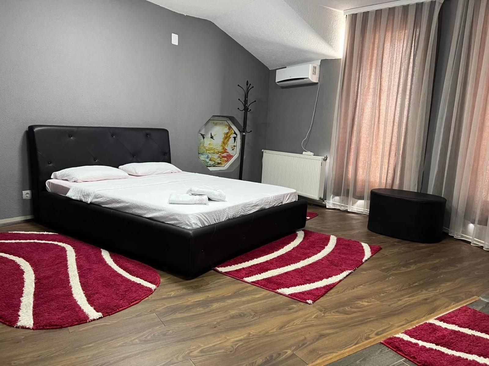 Hotelwhite Gjilan Bagian luar foto