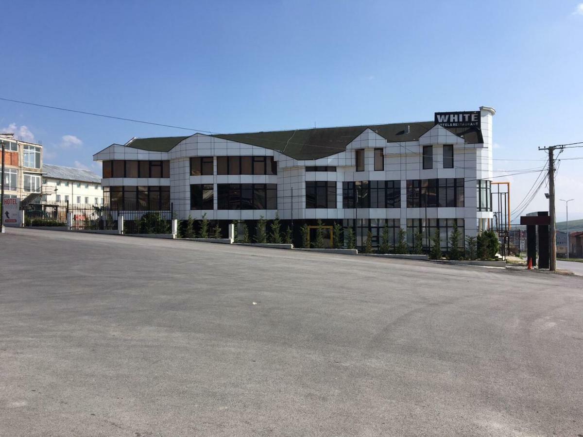 Hotelwhite Gjilan Bagian luar foto