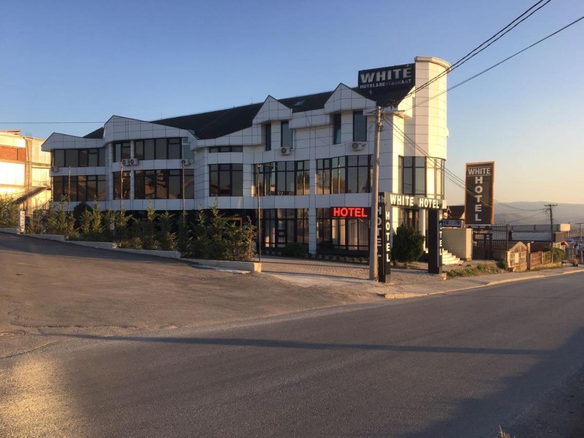 Hotelwhite Gjilan Bagian luar foto